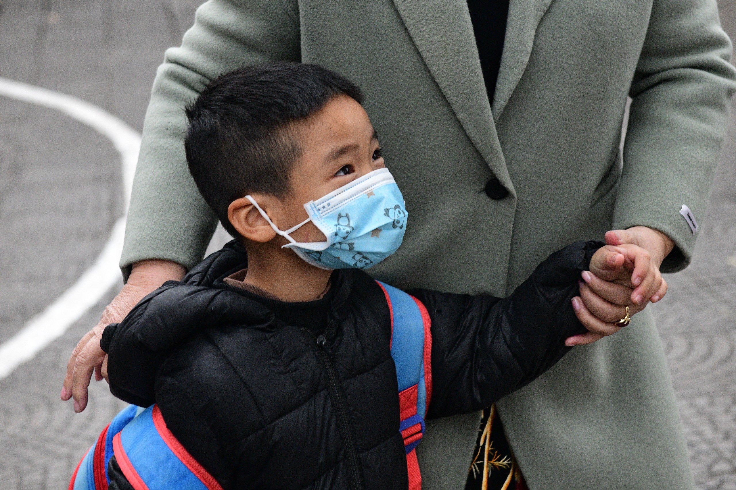 Truong hop tre 5-11 tuoi nao khong nen tiem vaccine Covid-19? hinh anh