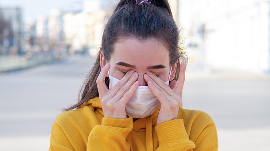 Nguyen nhan gay suy giam thi luc hau Covid-9 hinh anh