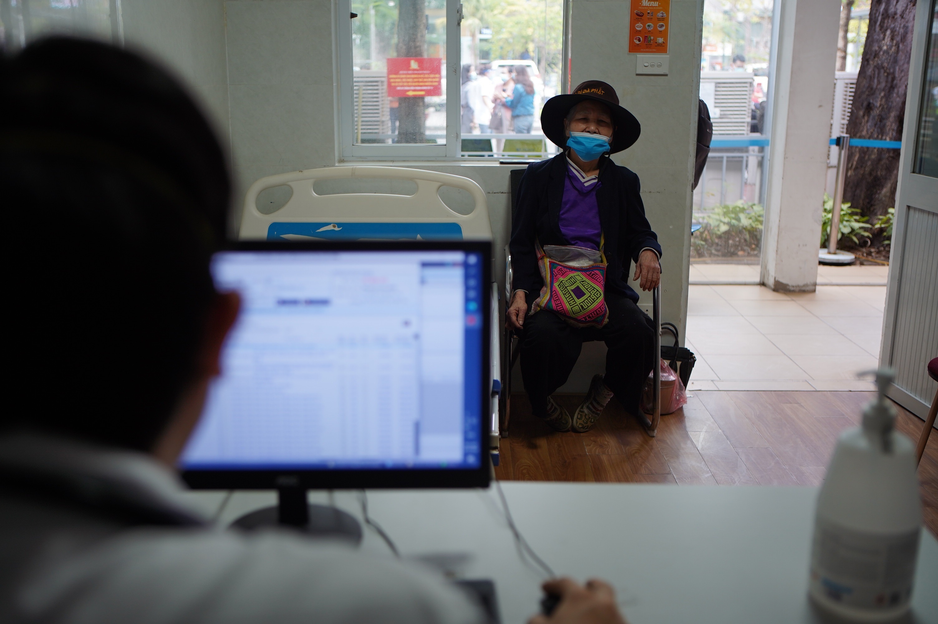 Thoi diem thich hop de di kham hau Covid-19 hinh anh