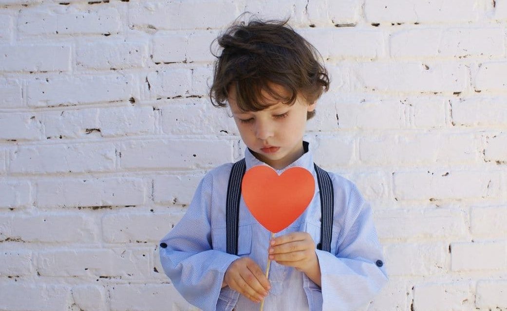 Van de tim mach hau Covid-19 o tre em co nguy hiem? hinh anh