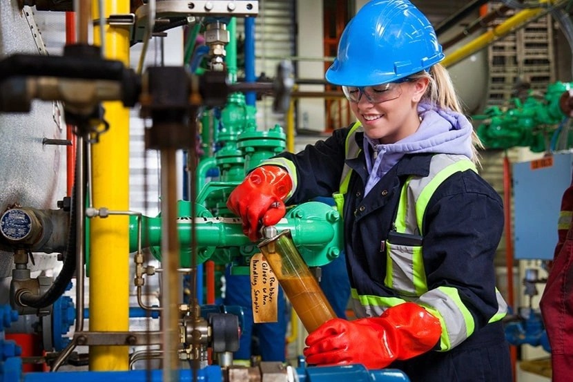 10 nganh hoc mang lai muc luong khoi diem cao nhat hinh anh