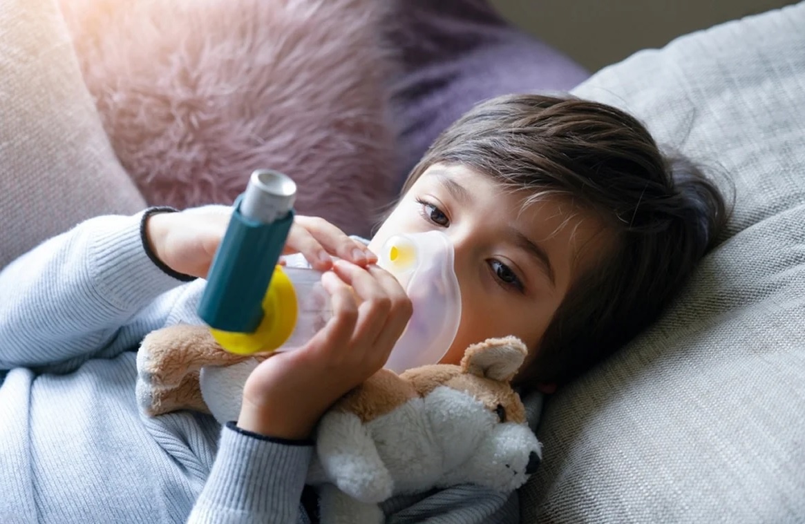 Nguyen nhan gay ho keo dai o tre hinh anh