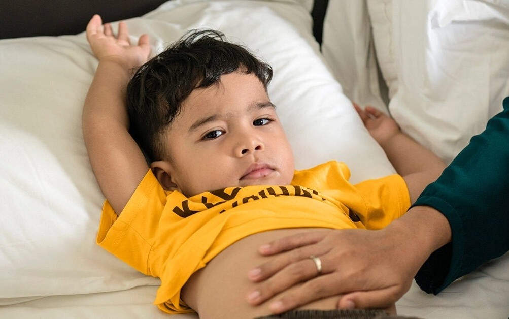 Thuc pham nen tranh khi tre bi tieu chay hinh anh