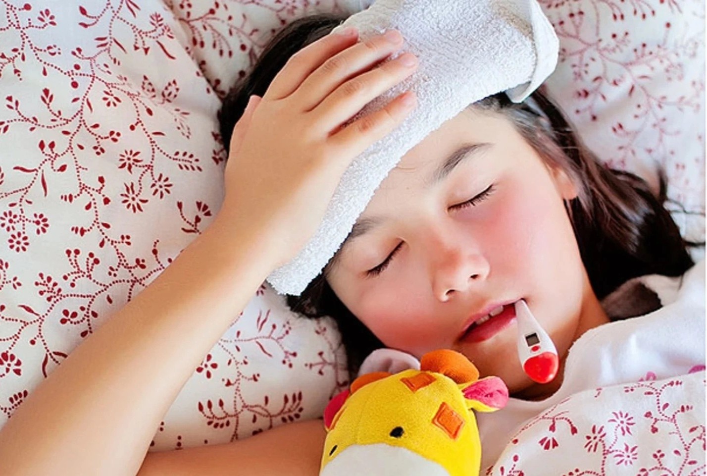 Thoi diem phai den benh vien khi bi sot hinh anh