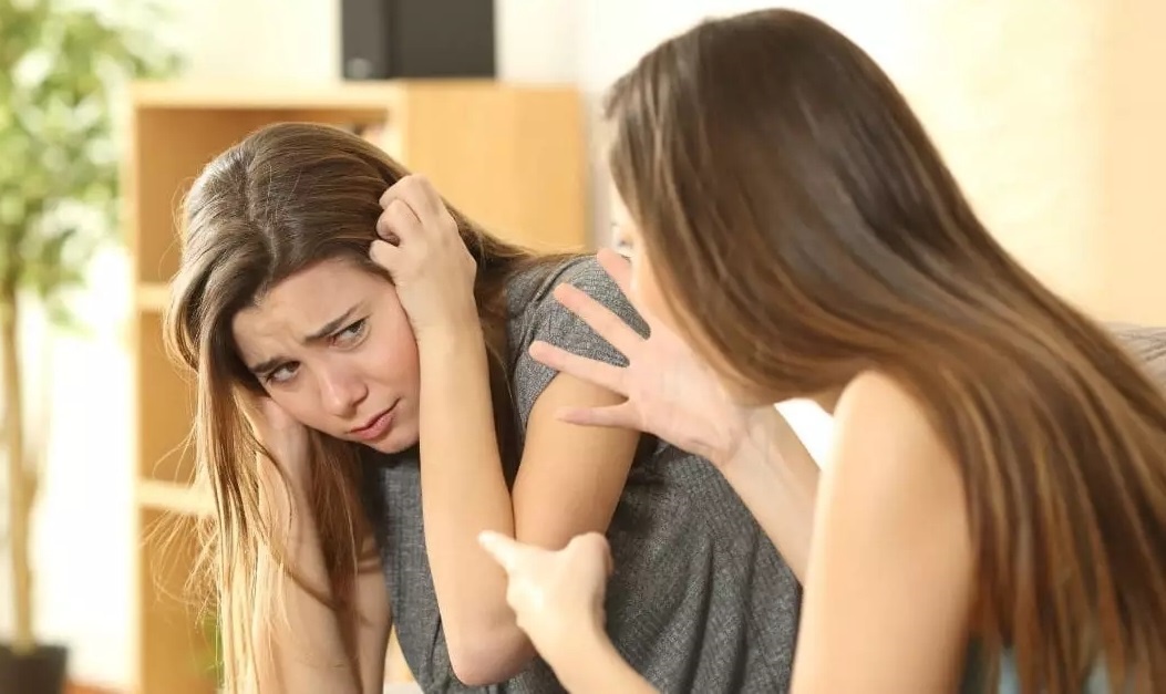 5 dau hieu ban co moi quan he doc hai hinh anh