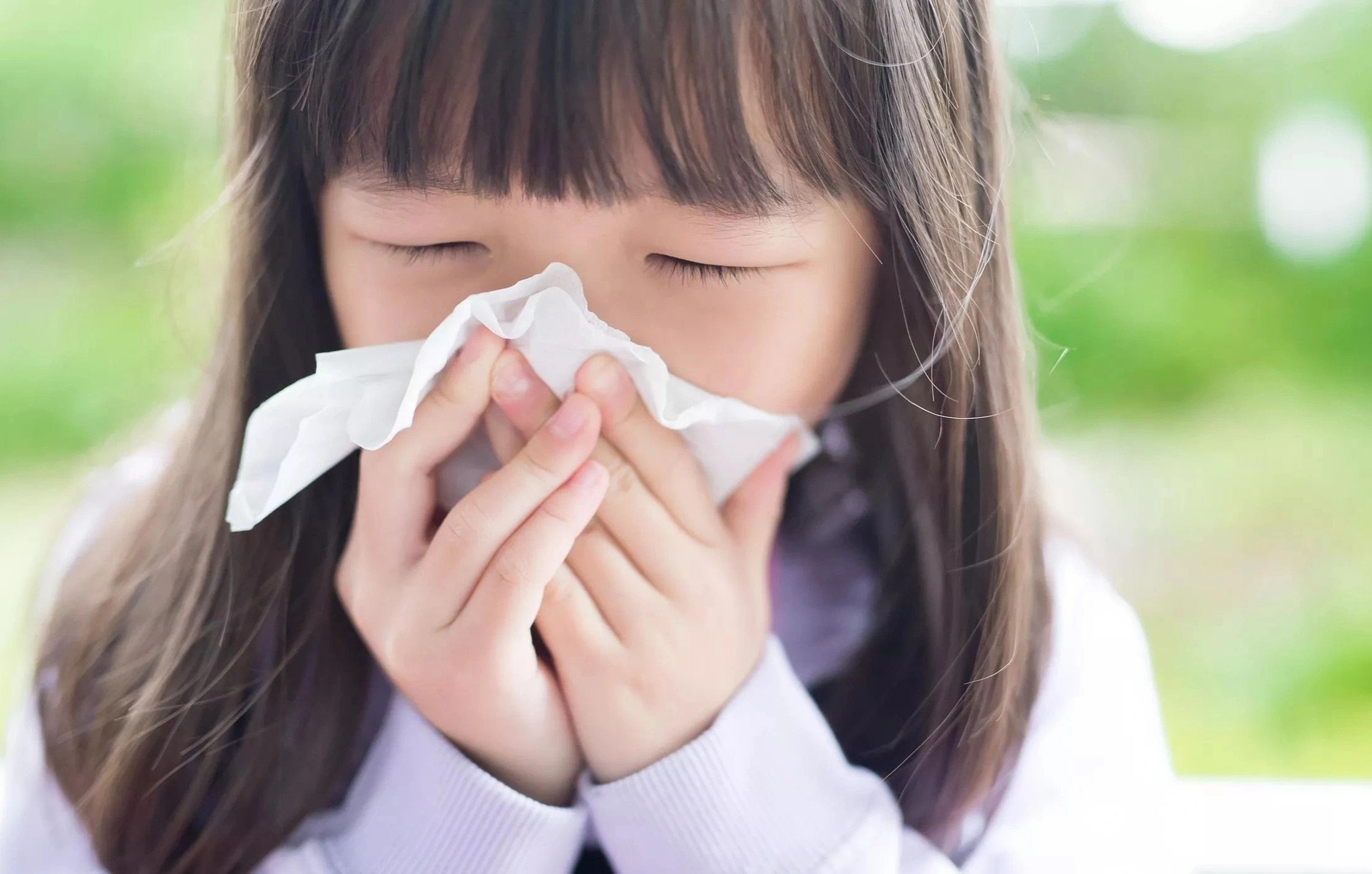 Trieu chung de nham lan giua di ung va cam lanh hinh anh