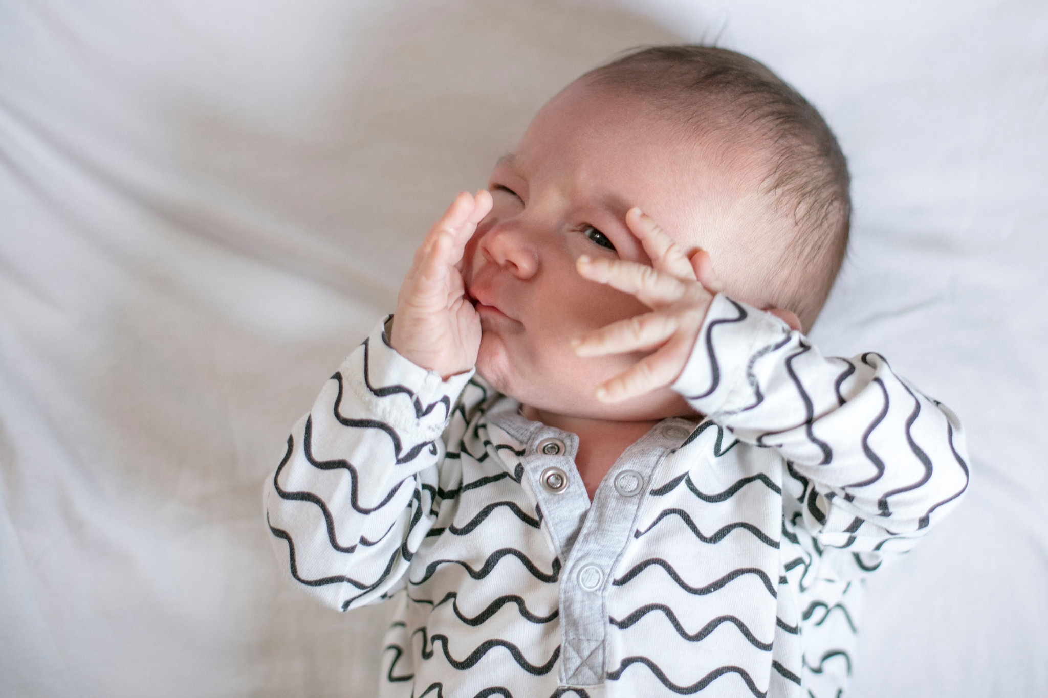 Nguyen nhan gay nac o tre so sinh hinh anh