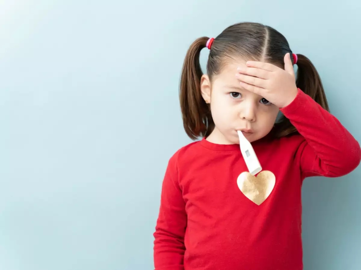 Dau hieu canh bao tre nho bi thieu vitamin hinh anh