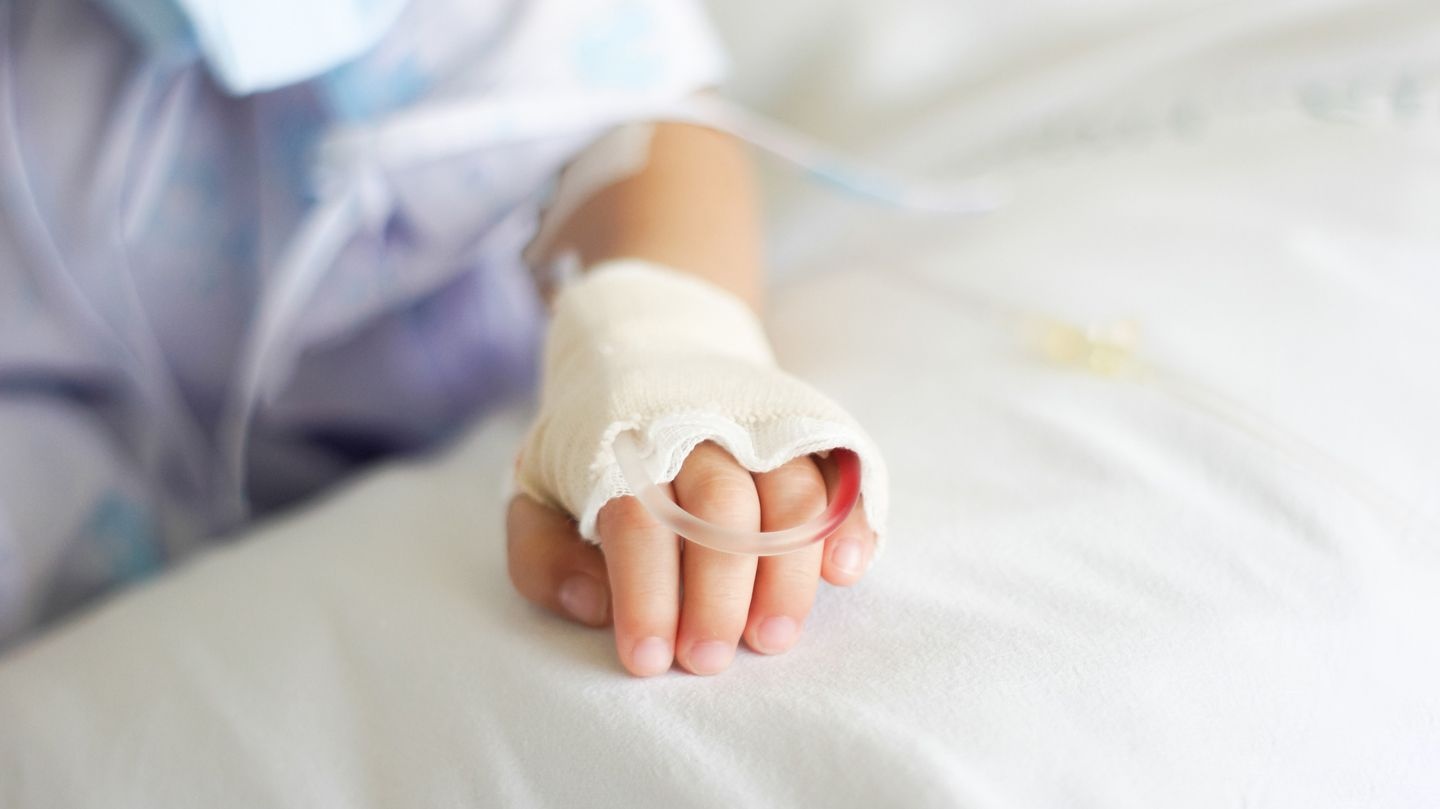 Nhung nguoi co nguy co nhiem lien cau khuan nhom A hinh anh