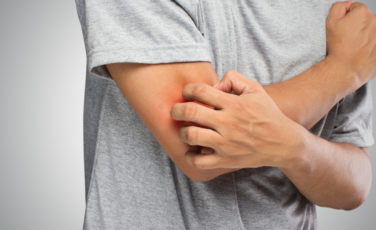 Trieu chung gan nhiem doc anh 2