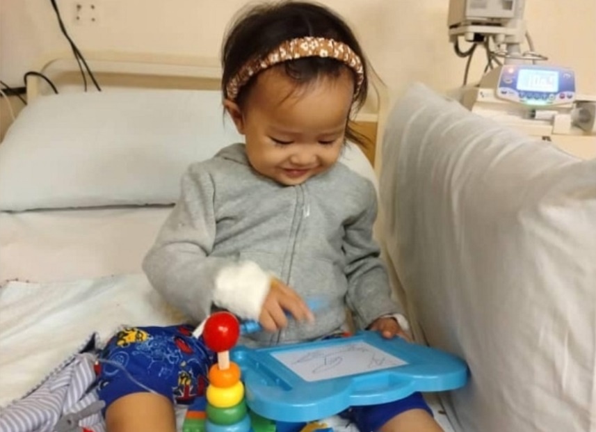 Be gai 19 thang tuoi da mac ung thu giai doan 3 hinh anh