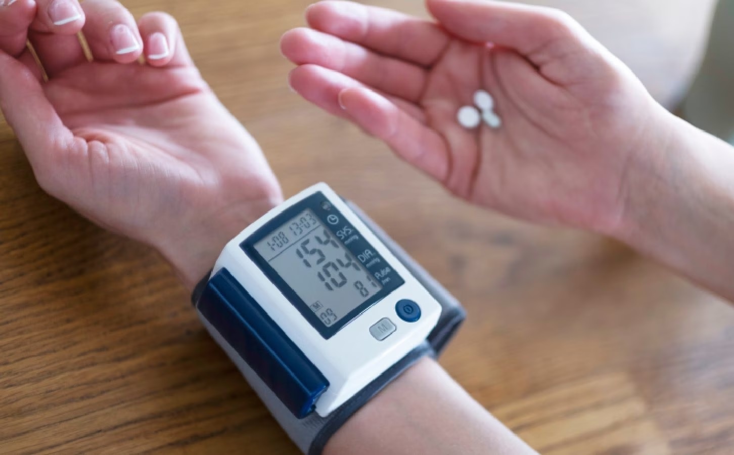 3 loai thuoc pho bien co the gay tang huyet ap hinh anh