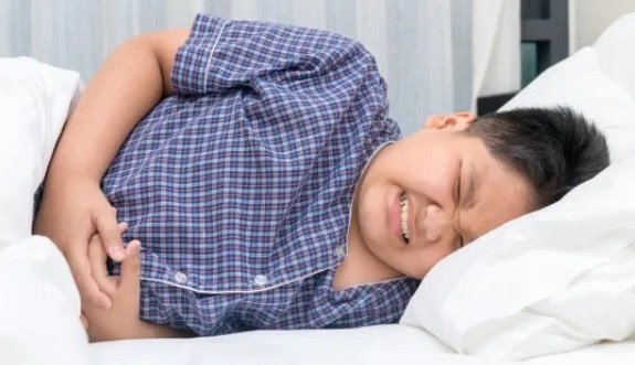 Dau hieu da den luc tre can duoc tay giun hinh anh