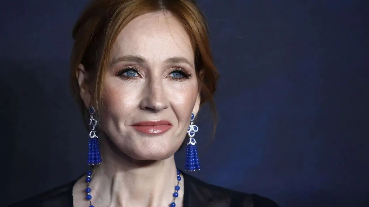 7 scandal dao van chan dong hinh anh