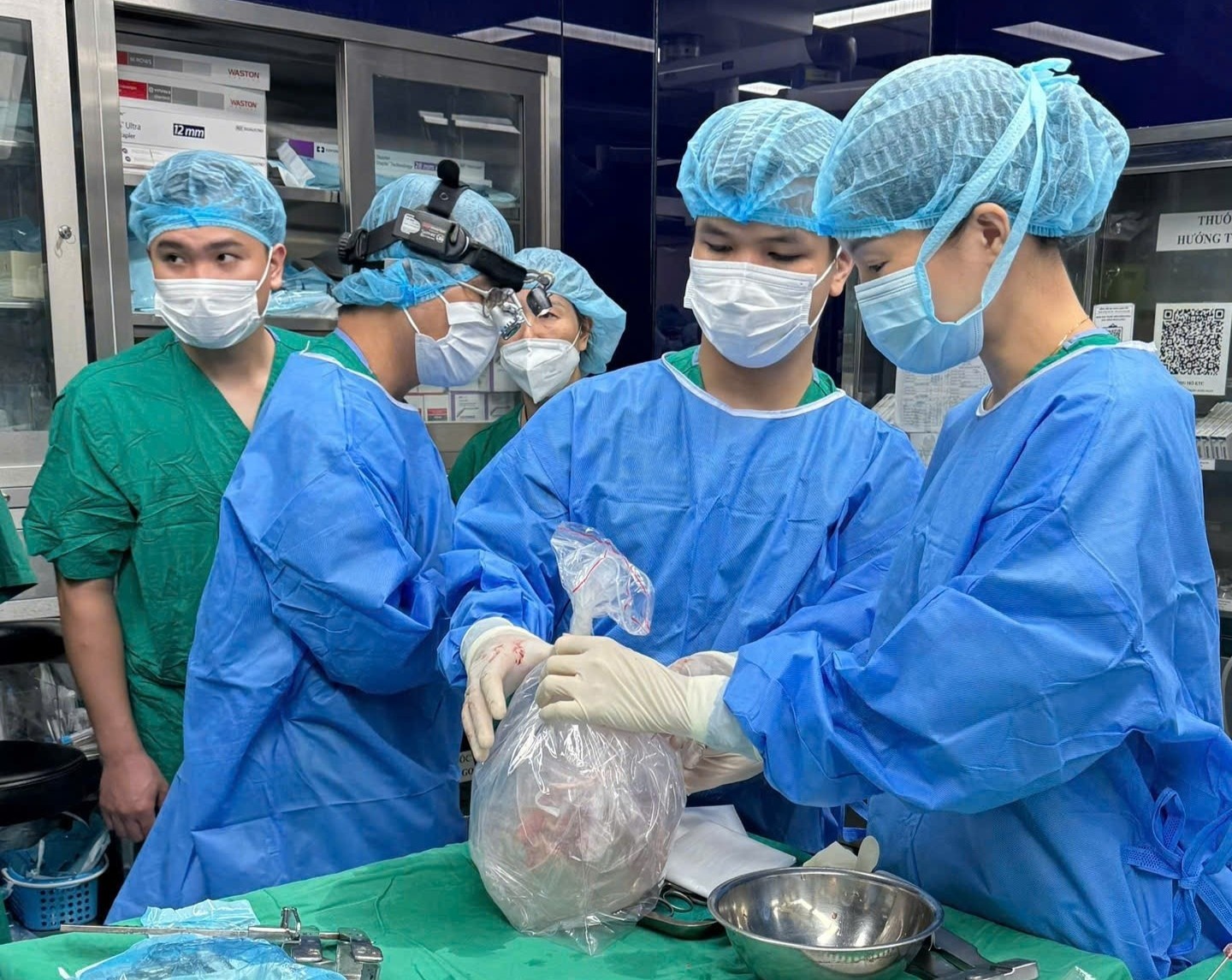 Trai tim chang trai 33 tuoi 'hoi sinh' hinh anh