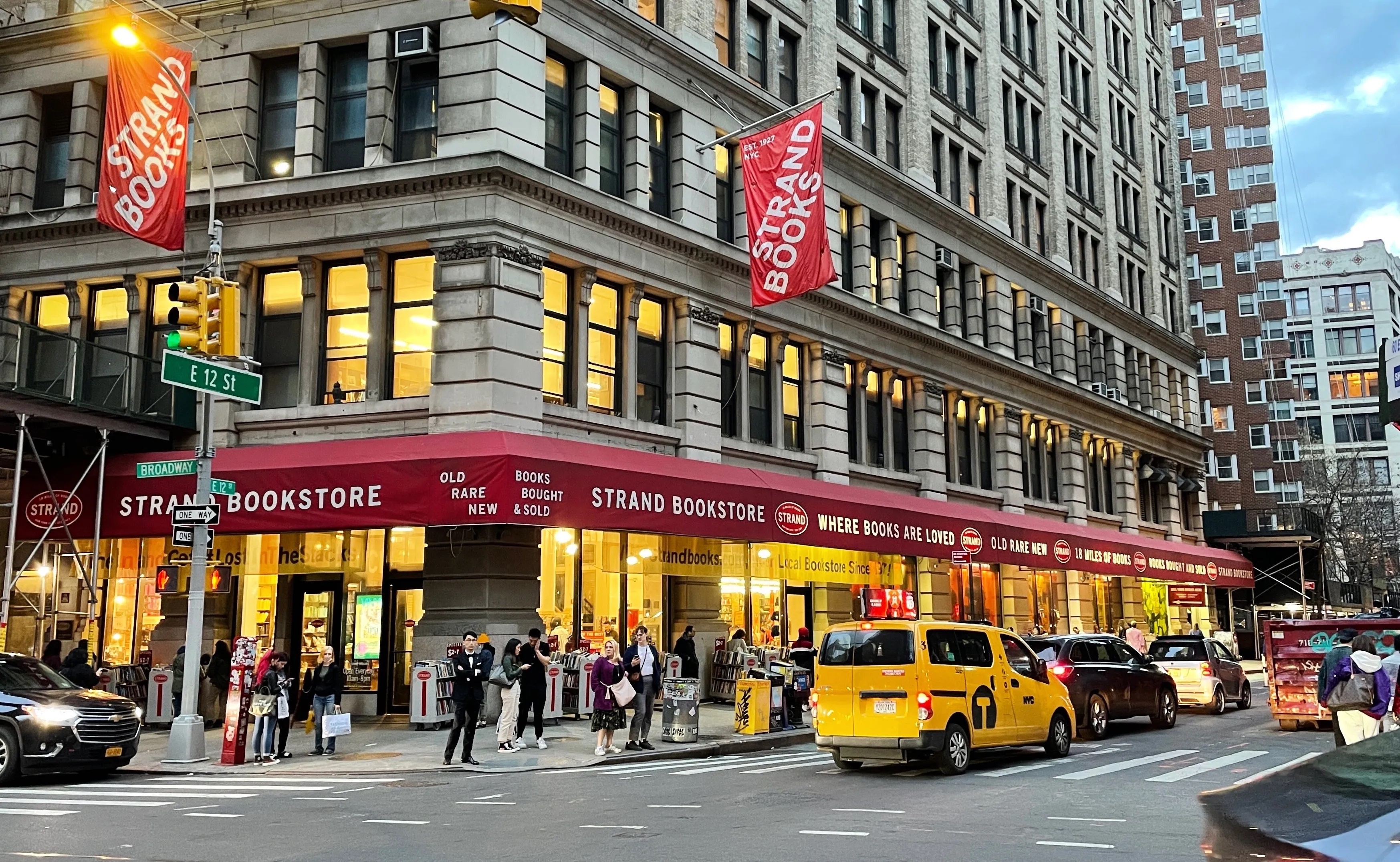 Thu vien sach noi tieng anh 5