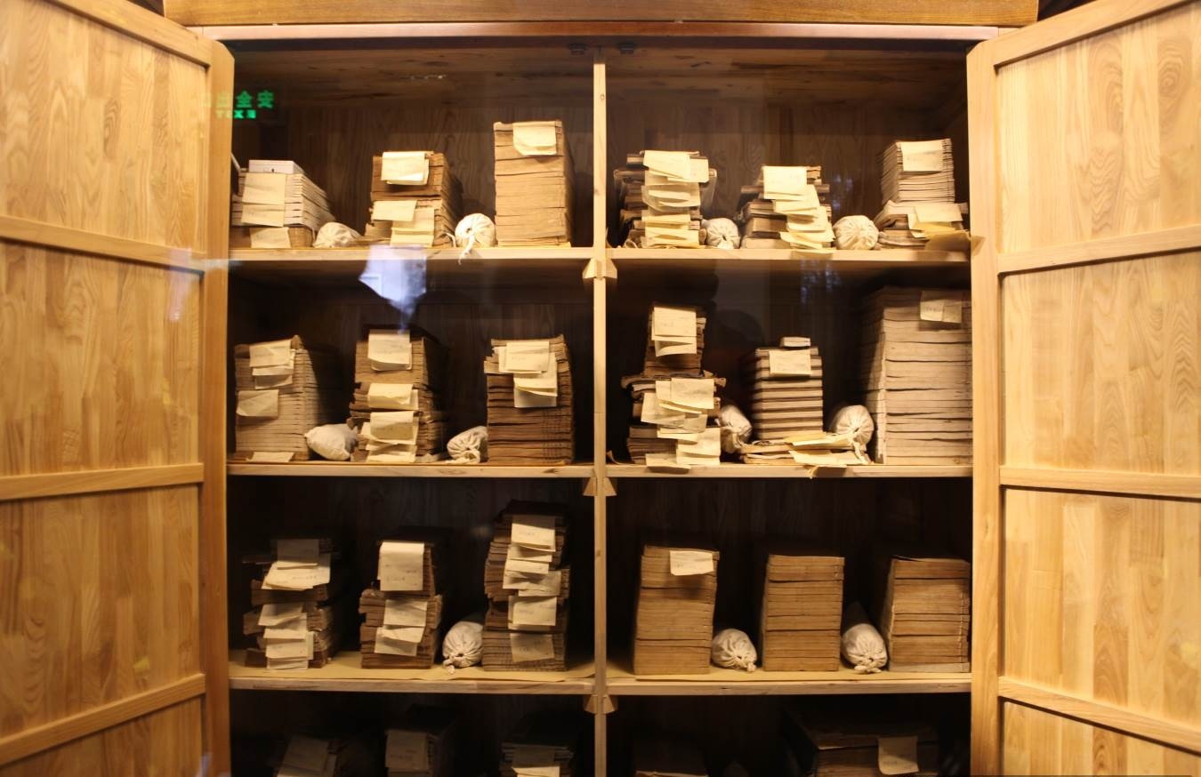 Thu vien co nhat anh 2