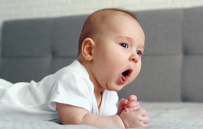 Can benh gay tieng tho rit nguy hiem voi tre so sinh hinh anh