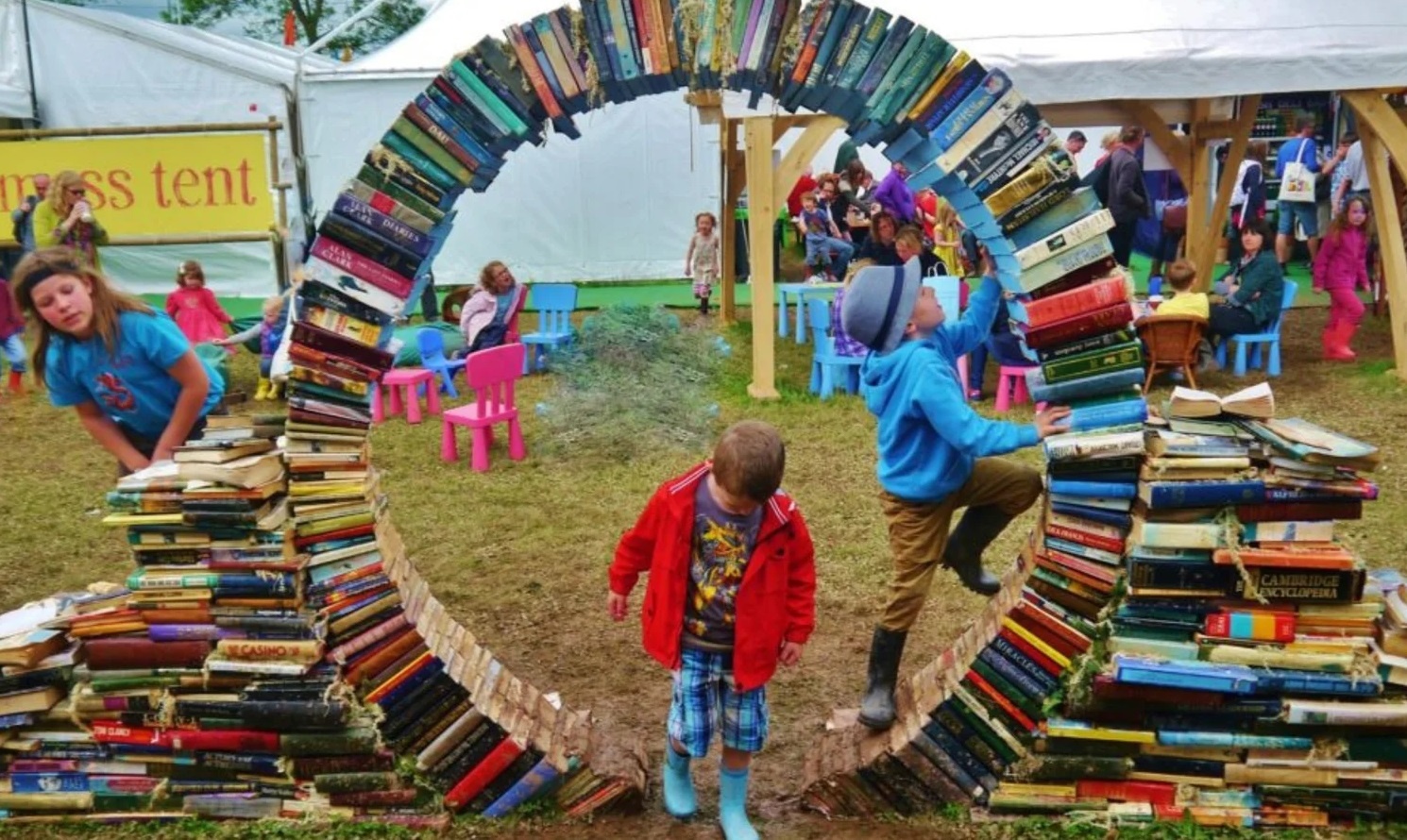 Nhung le hoi van hoc dang tham du mot lan trong doi hinh anh