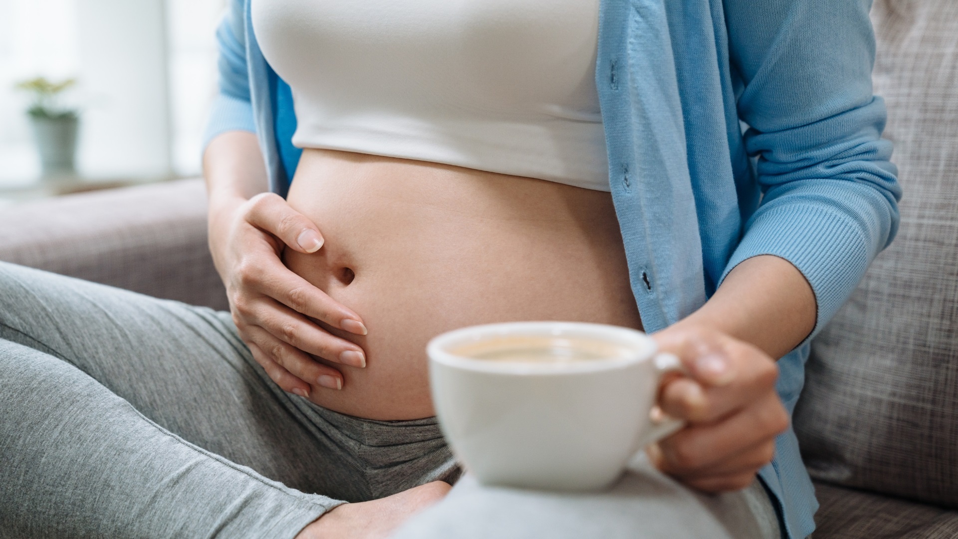 Uong bao nhieu ca phe la an toan khi mang thai? hinh anh