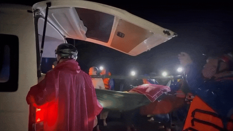 Trang dem cap cuu nan nhan sau tran sat lo o Da Nang hinh anh