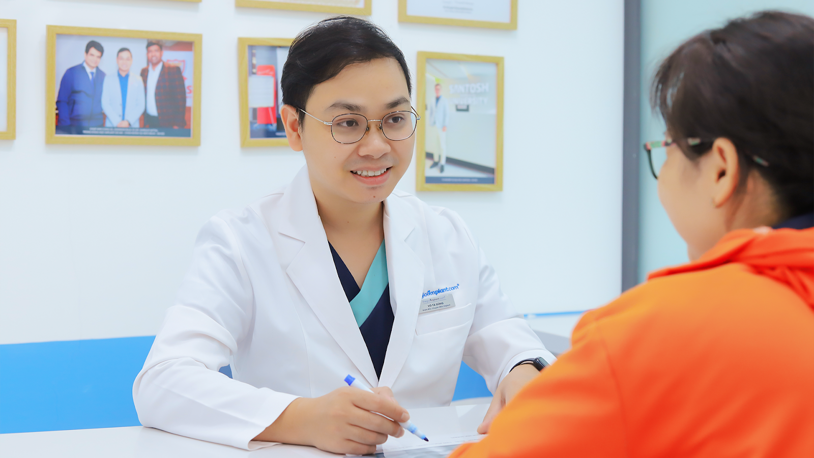 Co hoi phuc hoi nu cuoi voi tru Implant Han Quoc chinh hang mien phi hinh anh