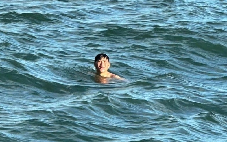 Dieu gi giup 3 nguoi o Ly Son lenh denh tren bien song sot ky dieu hinh anh