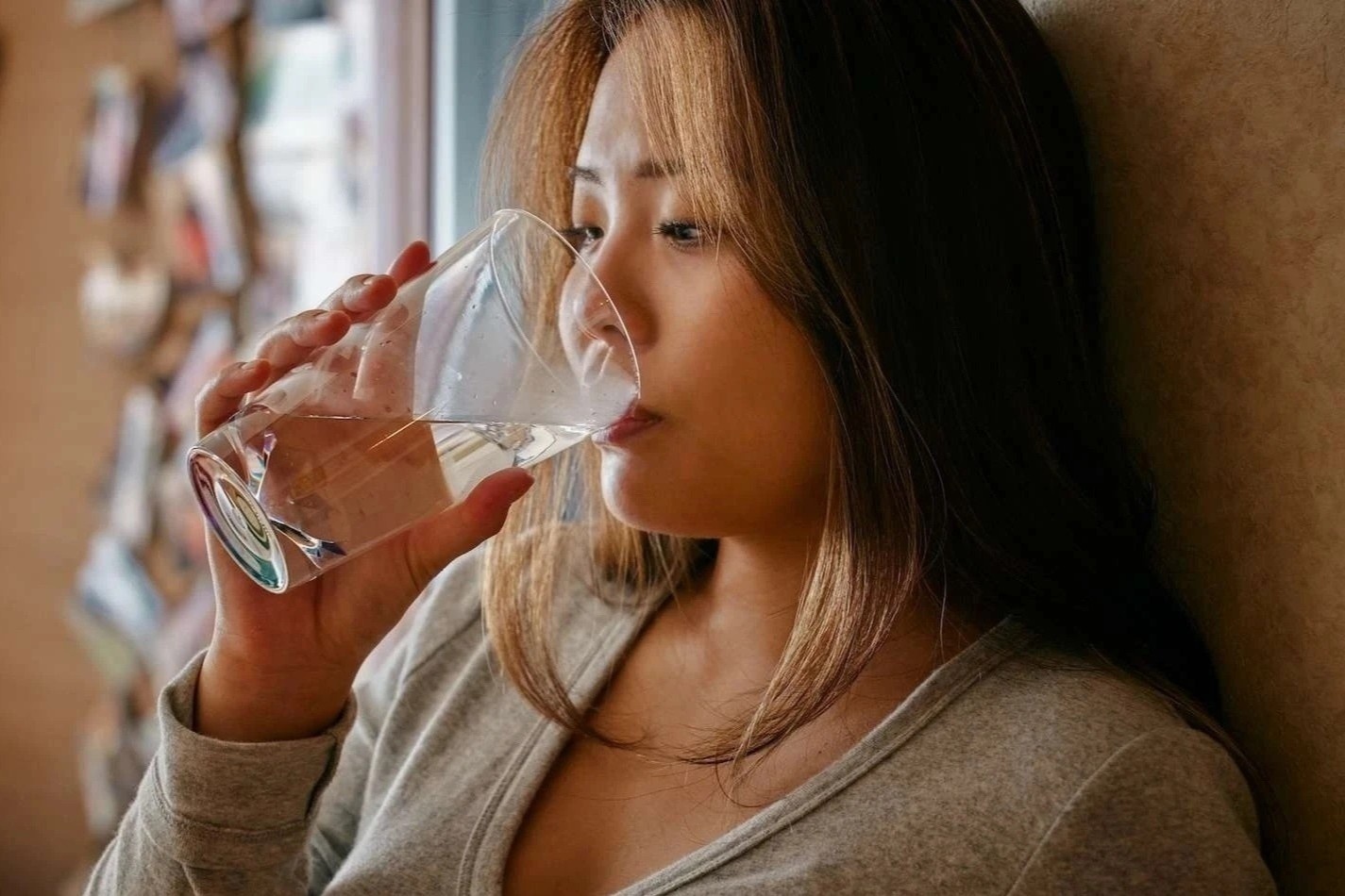 Thoi diem uong nuoc tot nhat de than khoe, thai doc nhanh hinh anh