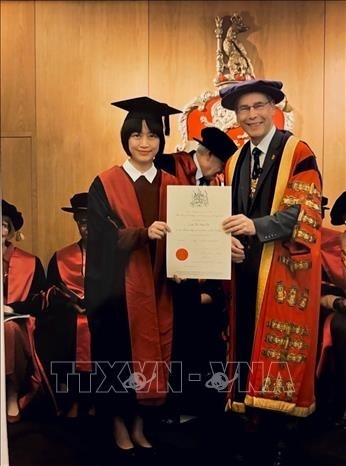 Bac si Viet Nam anh 2