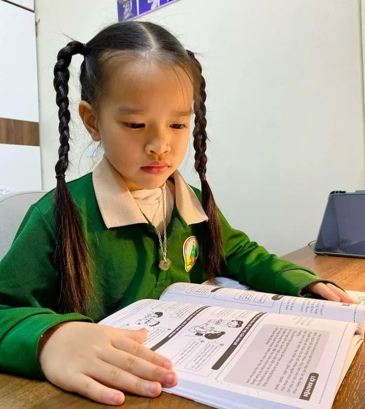 hoc sinh lop 2 anh 2