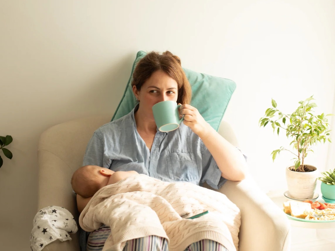 Phu nu sau sinh mo anh 1