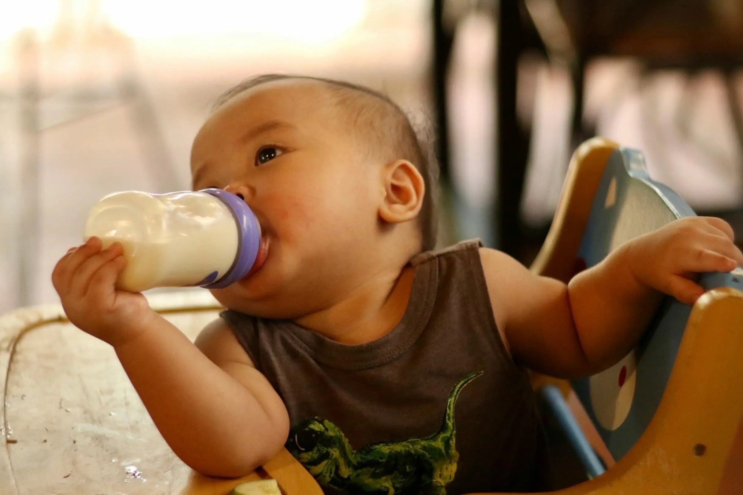 Bo sung vitamin D cho tre: Nhung sai lam cha me thuong mac hinh anh