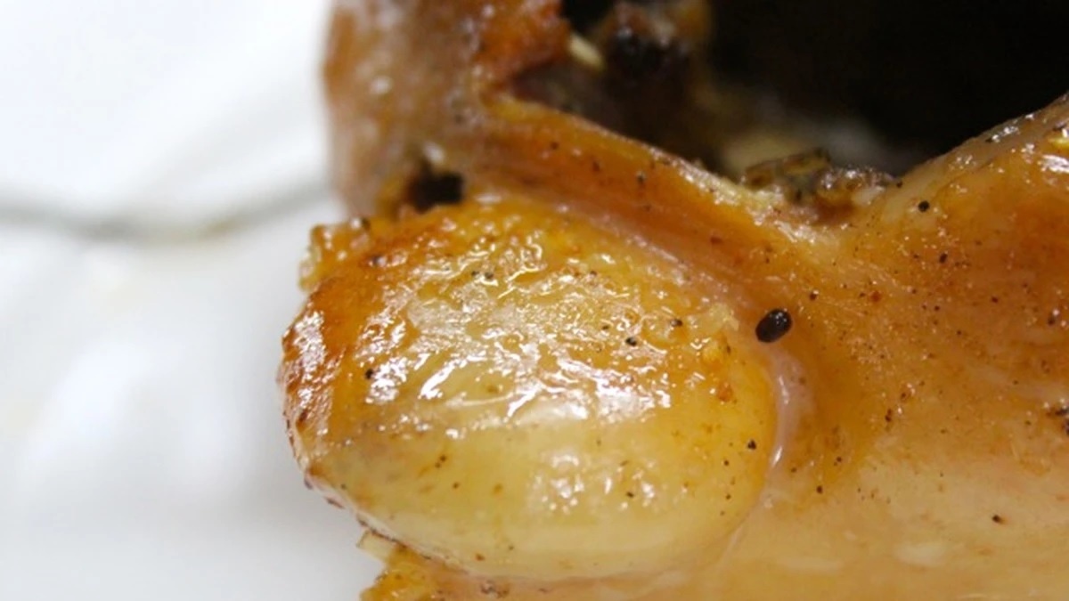 Thit ga ngon nhung 4 bo phan rat ban khong nen an hinh anh