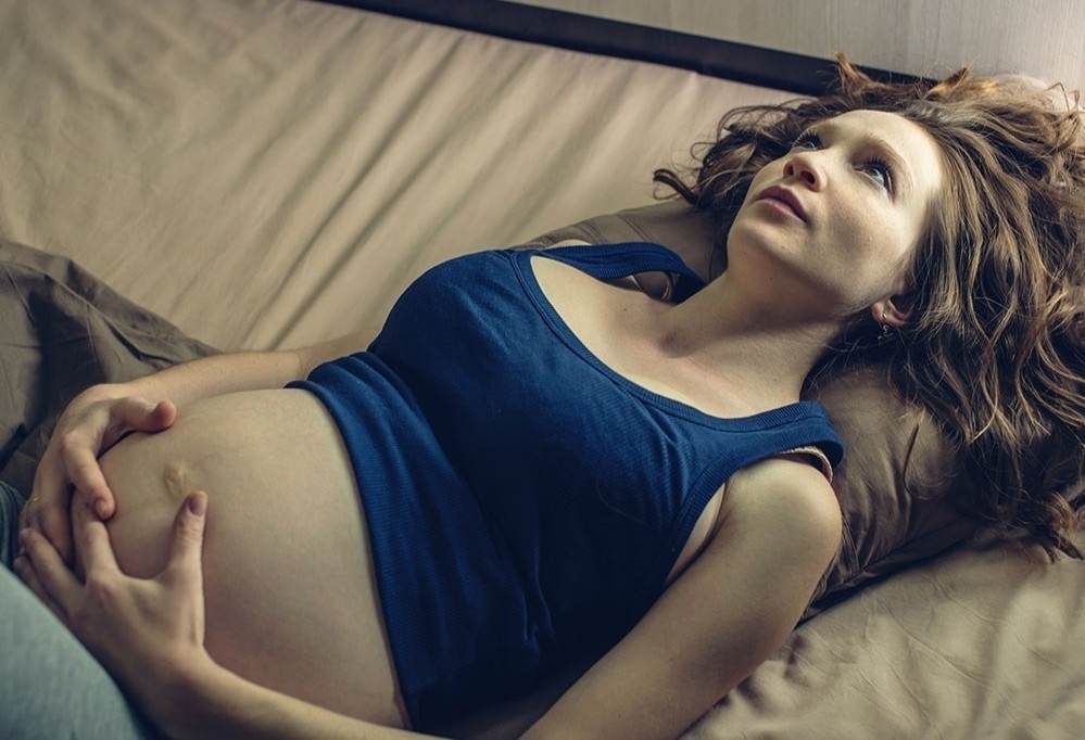 Me bau cang thang, thai nhi co bi anh huong? hinh anh