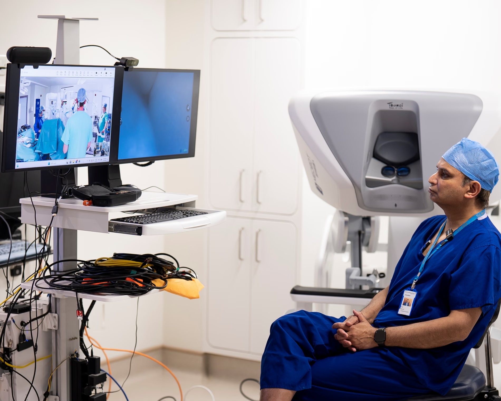 Phau thuat bang robot anh 2