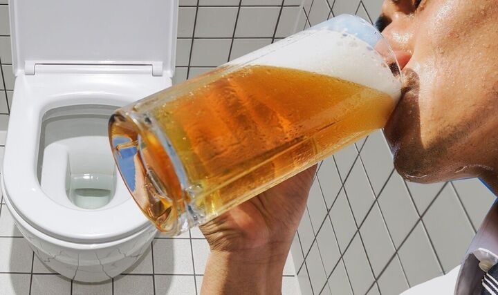 Uong bia anh 1