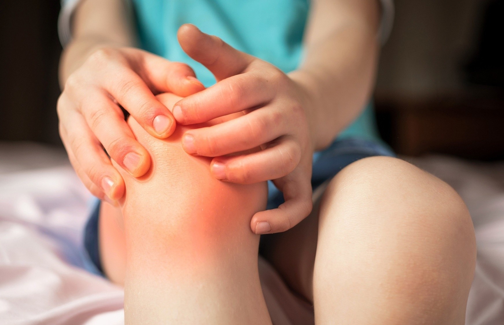 Dau hieu tre bi thieu canxi hinh anh