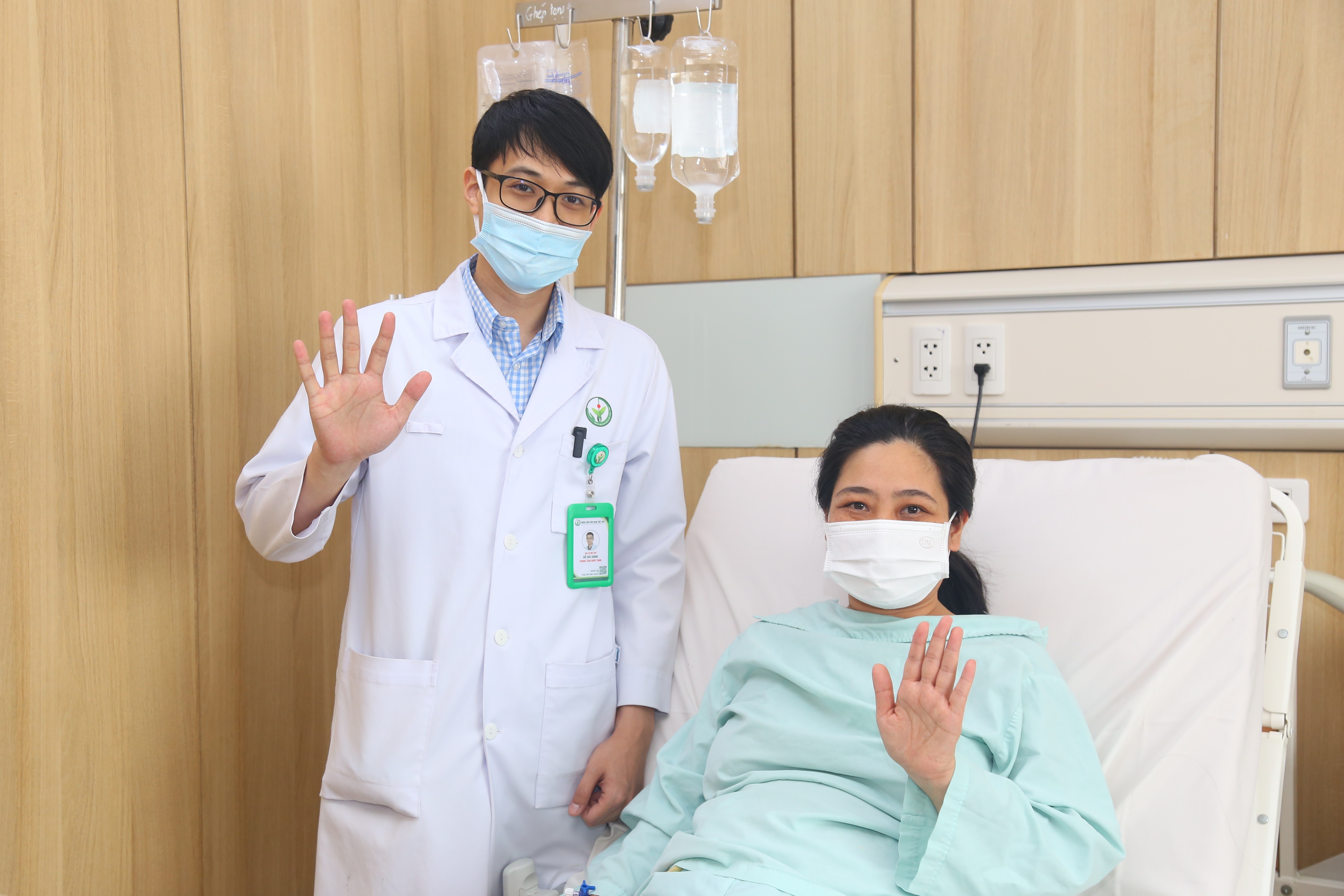 3 benh nhan Viet hoi sinh nho tang hien cua co gai 19 tuoi nguoi Anh hinh anh