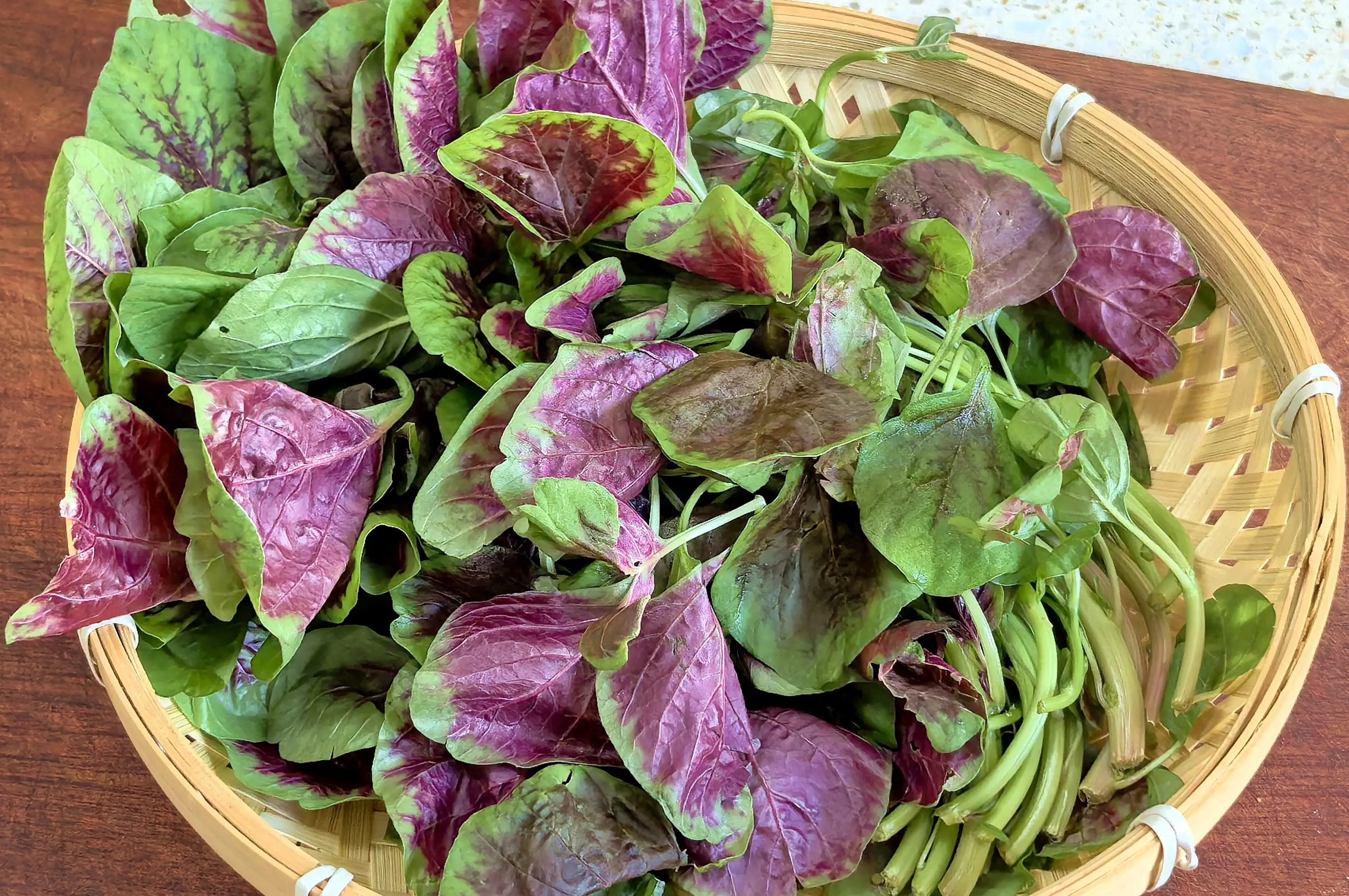 Viet Nam co rau dan da nau canh ngot lim, canxi gap 10 lan thit bo hinh anh