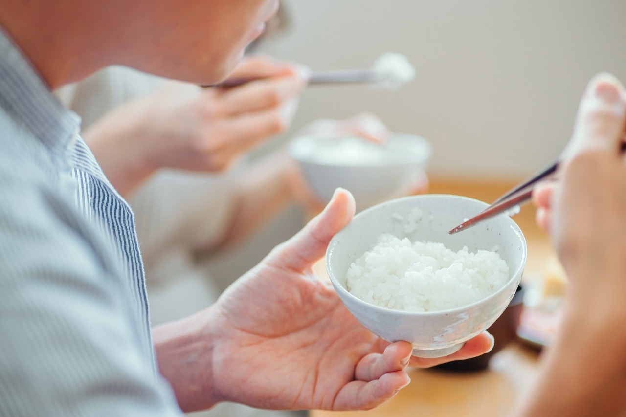 An com trang moi ngay co hai cho suc khoe khong? hinh anh