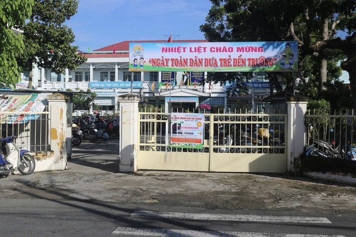 Hoc sinh nhap vien sau bua an ban tru tai Dong Thap tiep tuc tang hinh anh