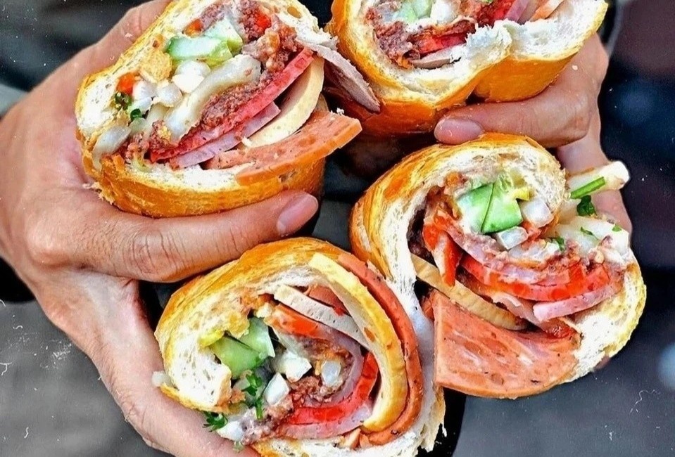 'Thu pham' quen thuoc tim thay trong vu ngo doc banh mi Hong Ngoc hinh anh