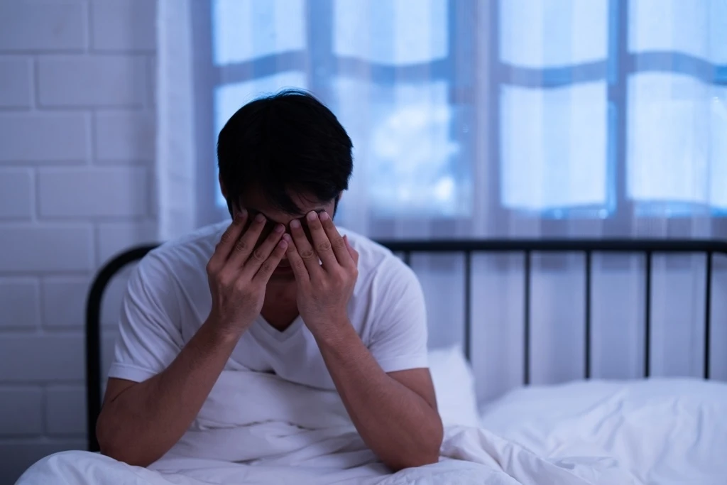 Ba thói quen càng làm, testosterone nam giới càng giảm không phanh