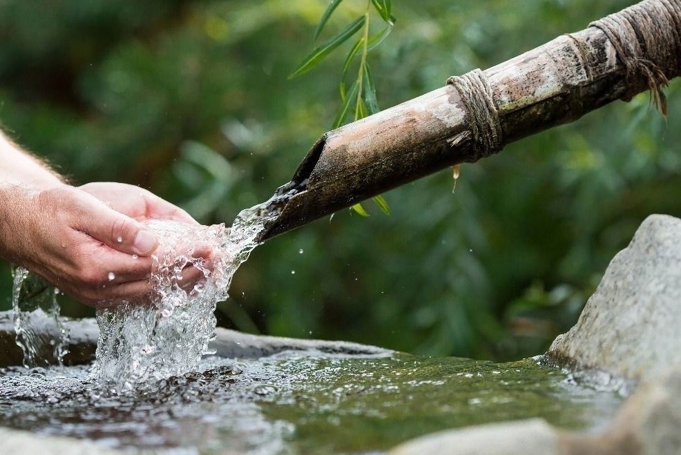 Loại nước trong vắt nhưng đầy vi khuẩn, nhiều người vẫn vô tư uống