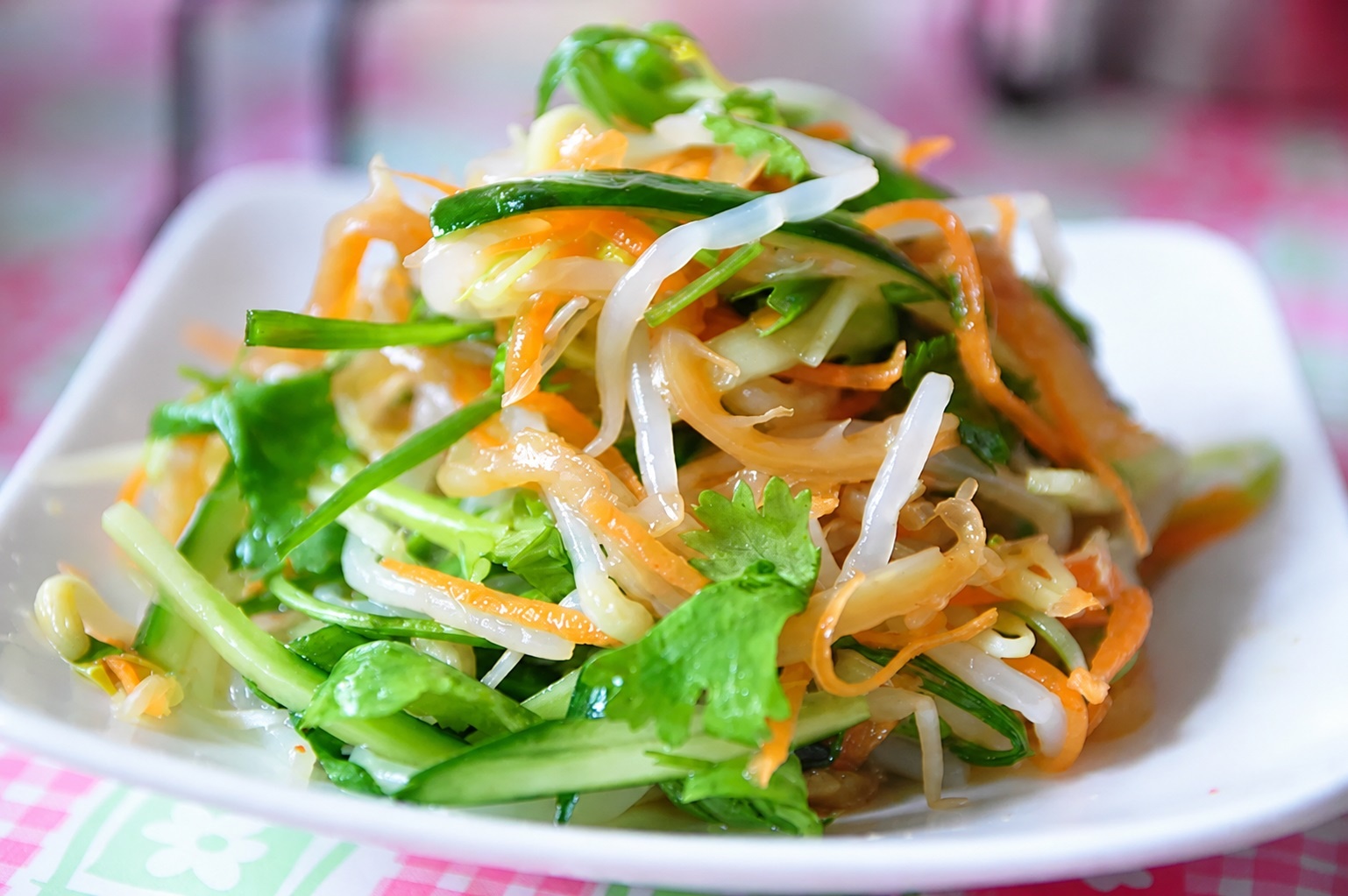 Tr&agrave;o lưu ăn sứa ảnh 1