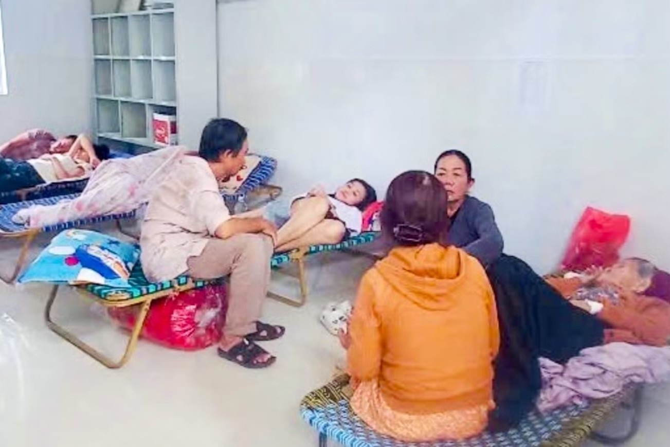 Vụ cả trăm người nghi ngộ độc do ăn bánh mì: Thêm 98 người nhập viện
