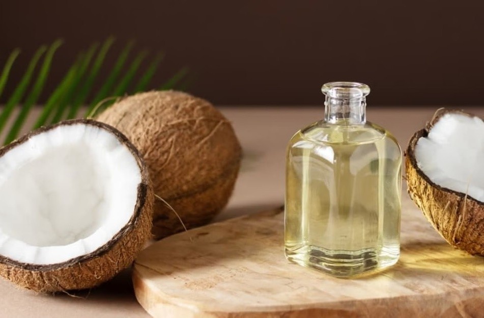 Dầu dừa có thể hỗ trợ kiểm soát cân nặng như thế nào?