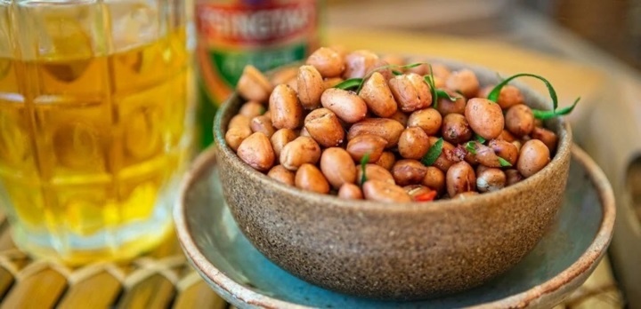 Uống rượu bia ảnh 2