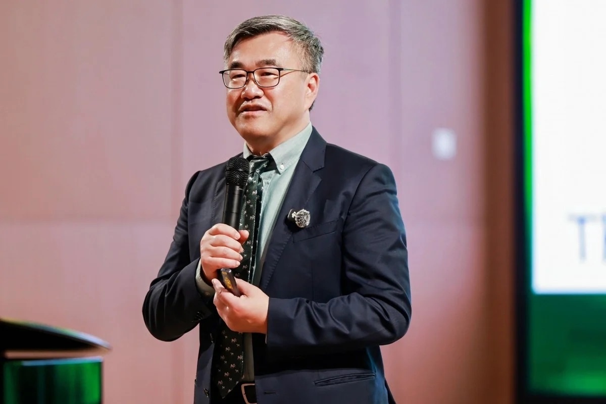 Gi&aacute;o sư tim mạch ảnh 1