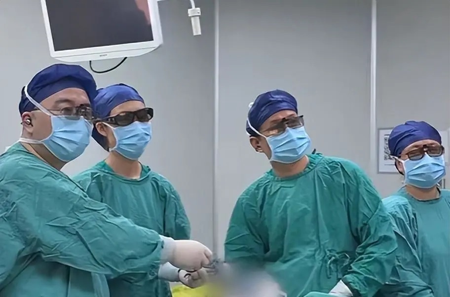 Ung thư trực tr&agrave;ng ảnh 1